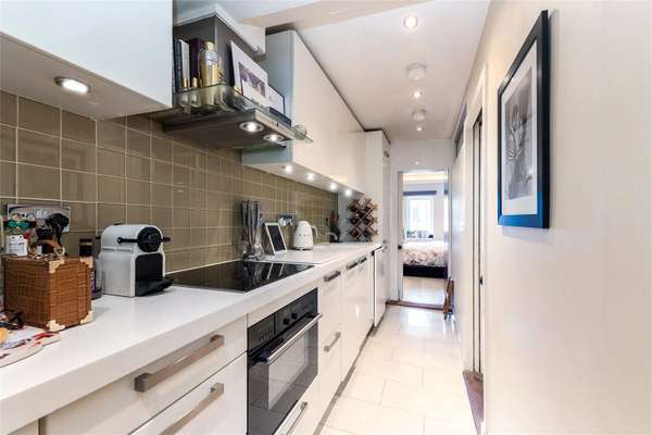 Flat Brompton Square in Greater London