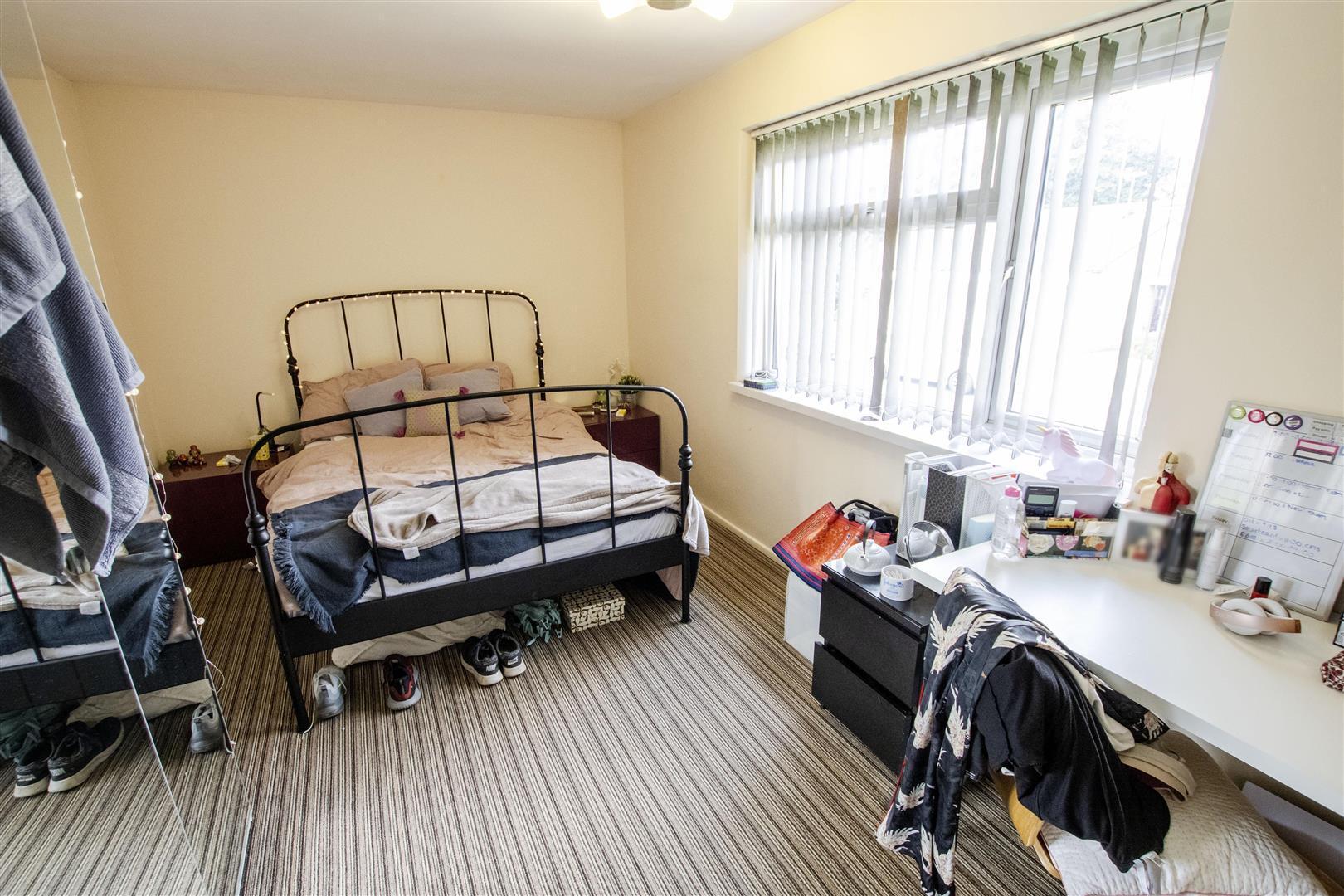 Flat Leahurst Crescent in Birmingham