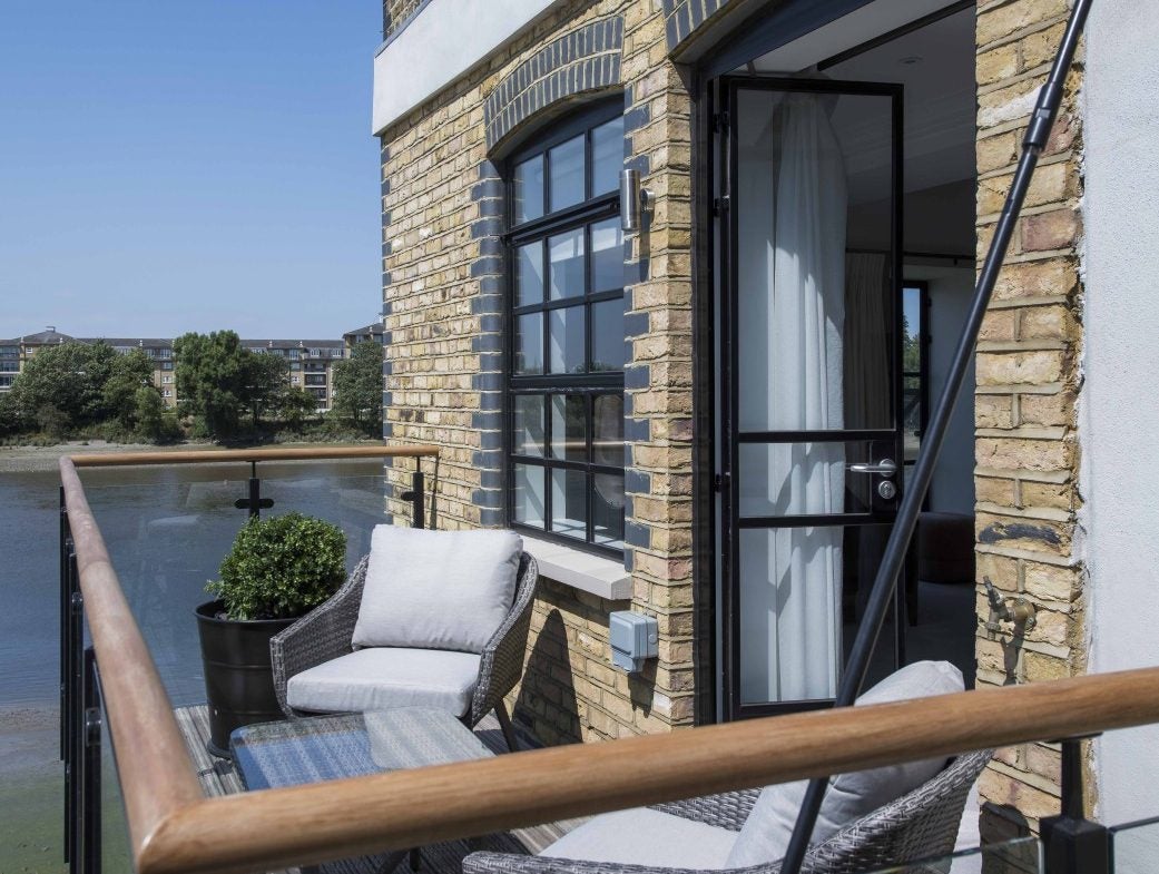 Flat Rainville Road in Greater London