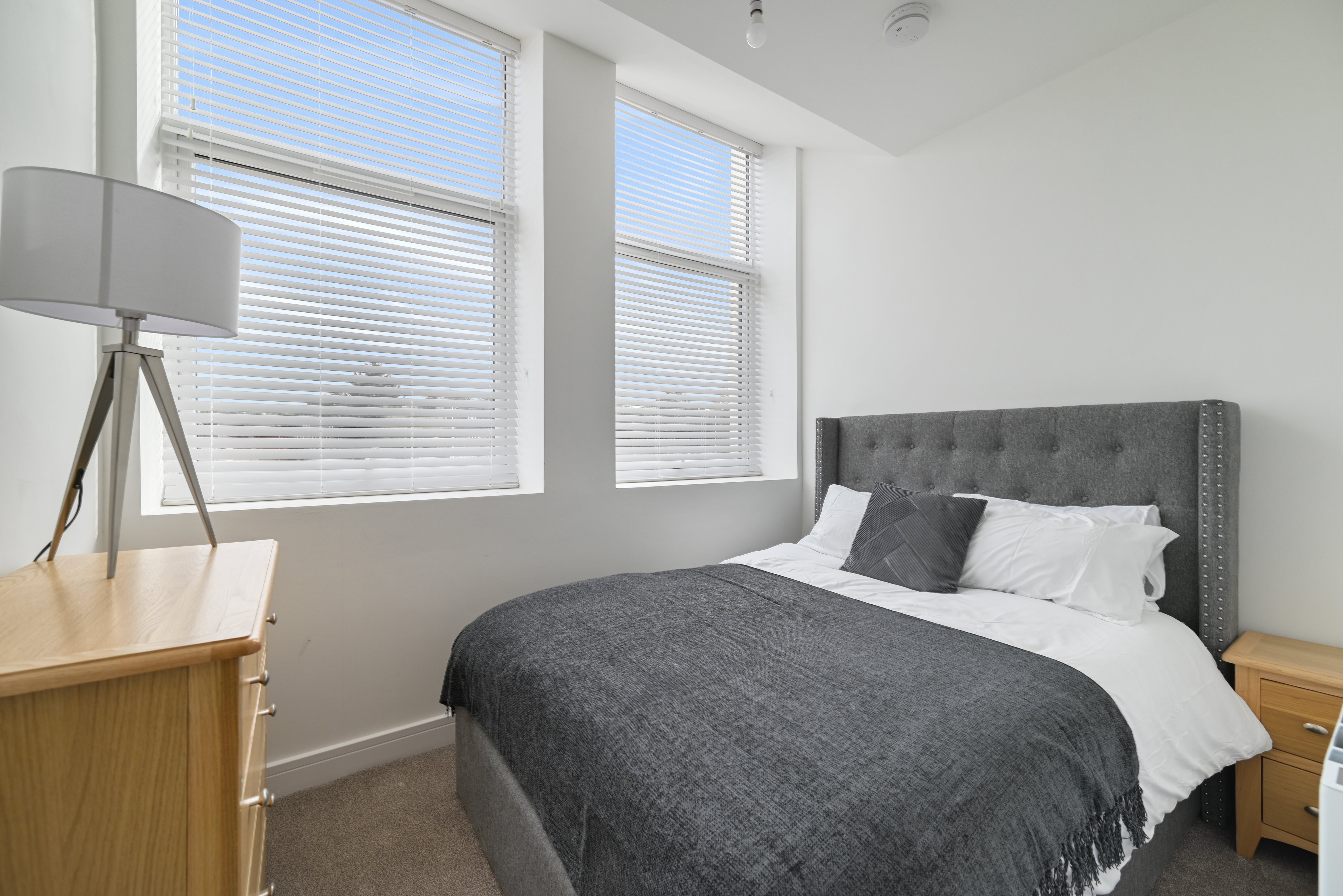 Flat Flamborough Close in Peterborough
