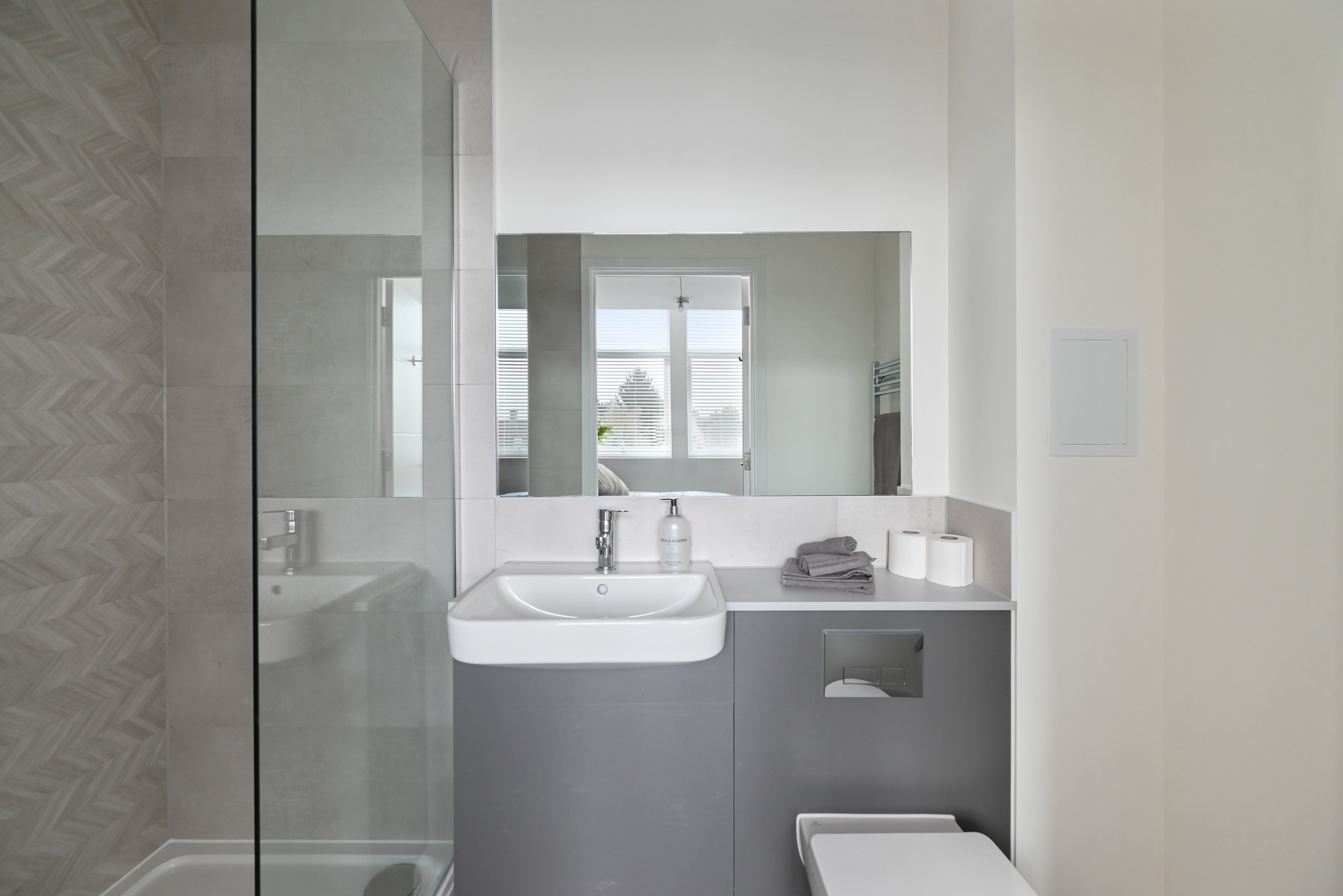 Flat Flamborough Close in Peterborough