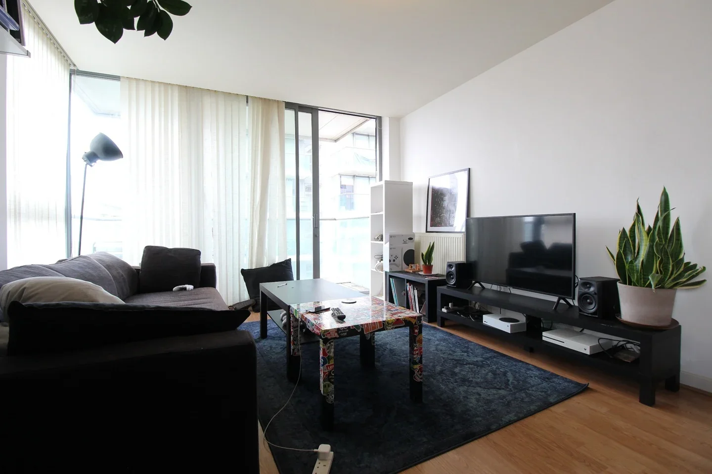 Flat Stainsby Road in Greater London