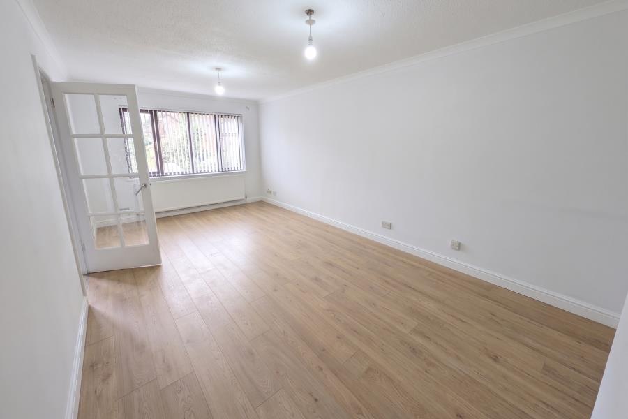 Flat The Rowans in Woking