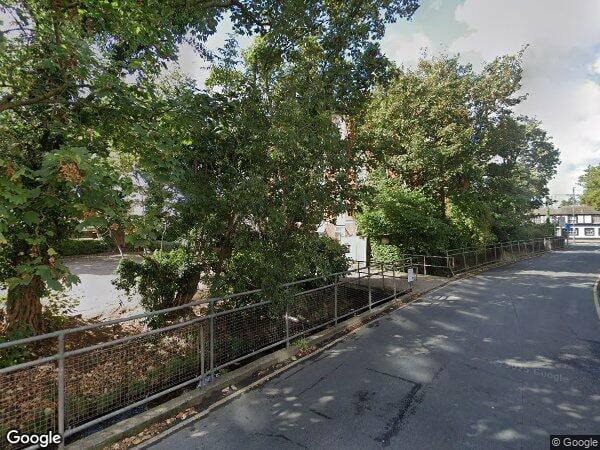 Flat Trinity Lane in Waltham Cross