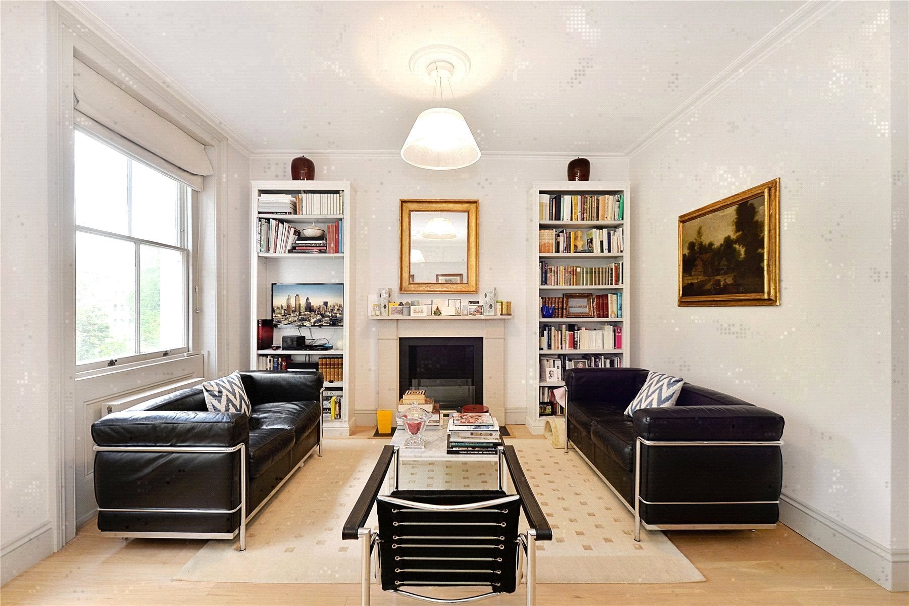 Flat Cornwall Gardens in Greater London
