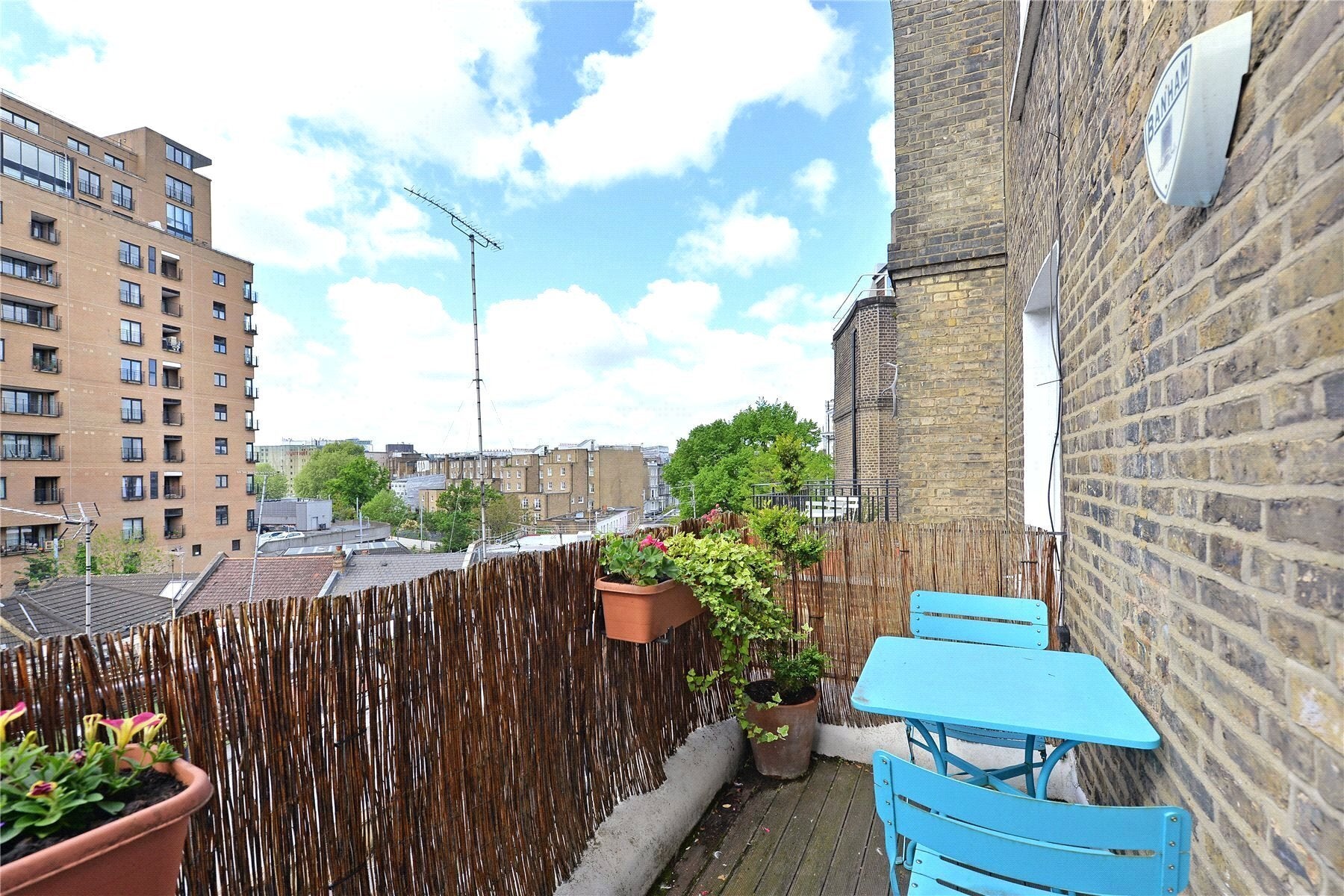 Flat Cornwall Gardens in Greater London