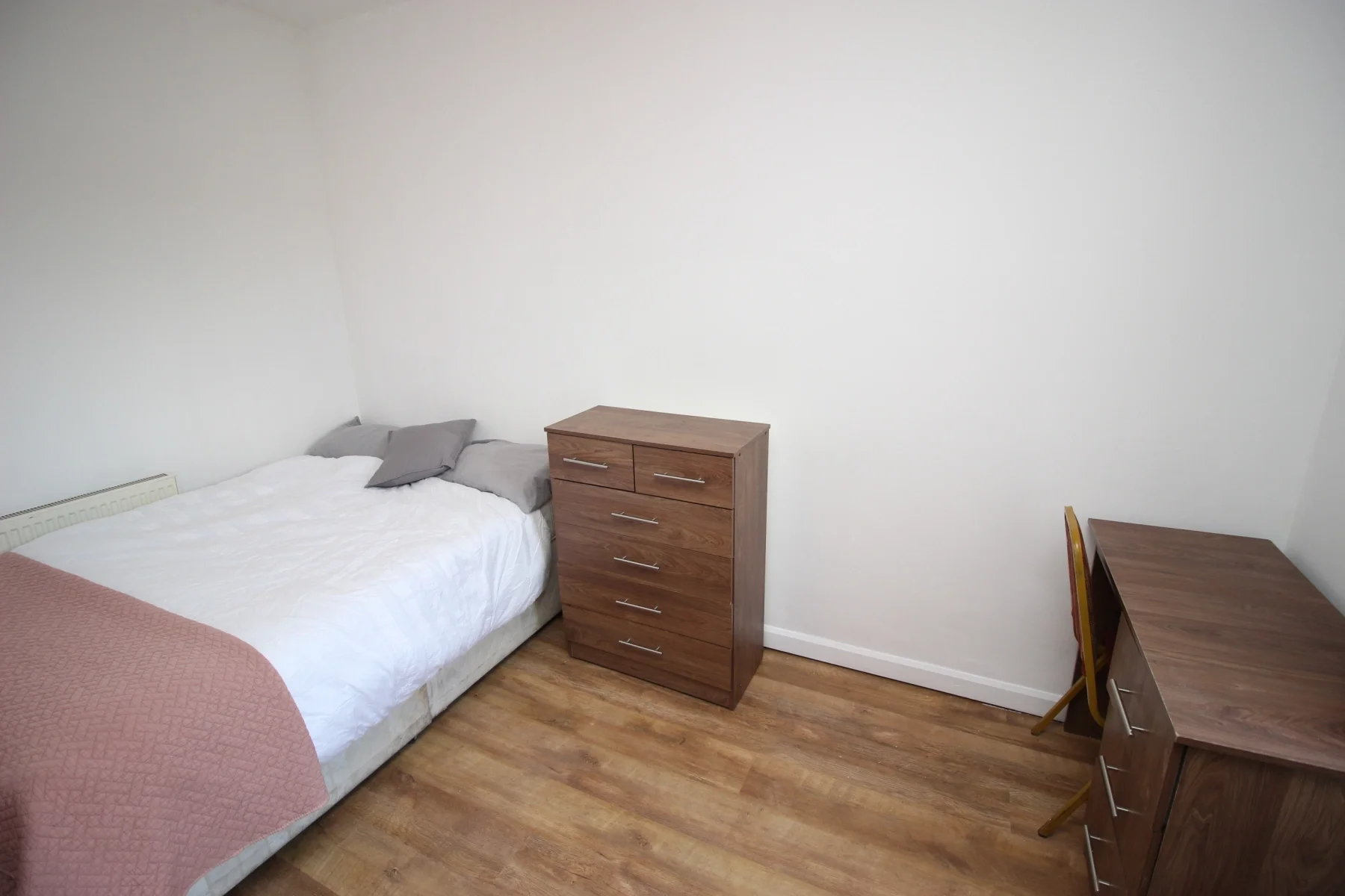 Flat Brudenell Grove in Leeds