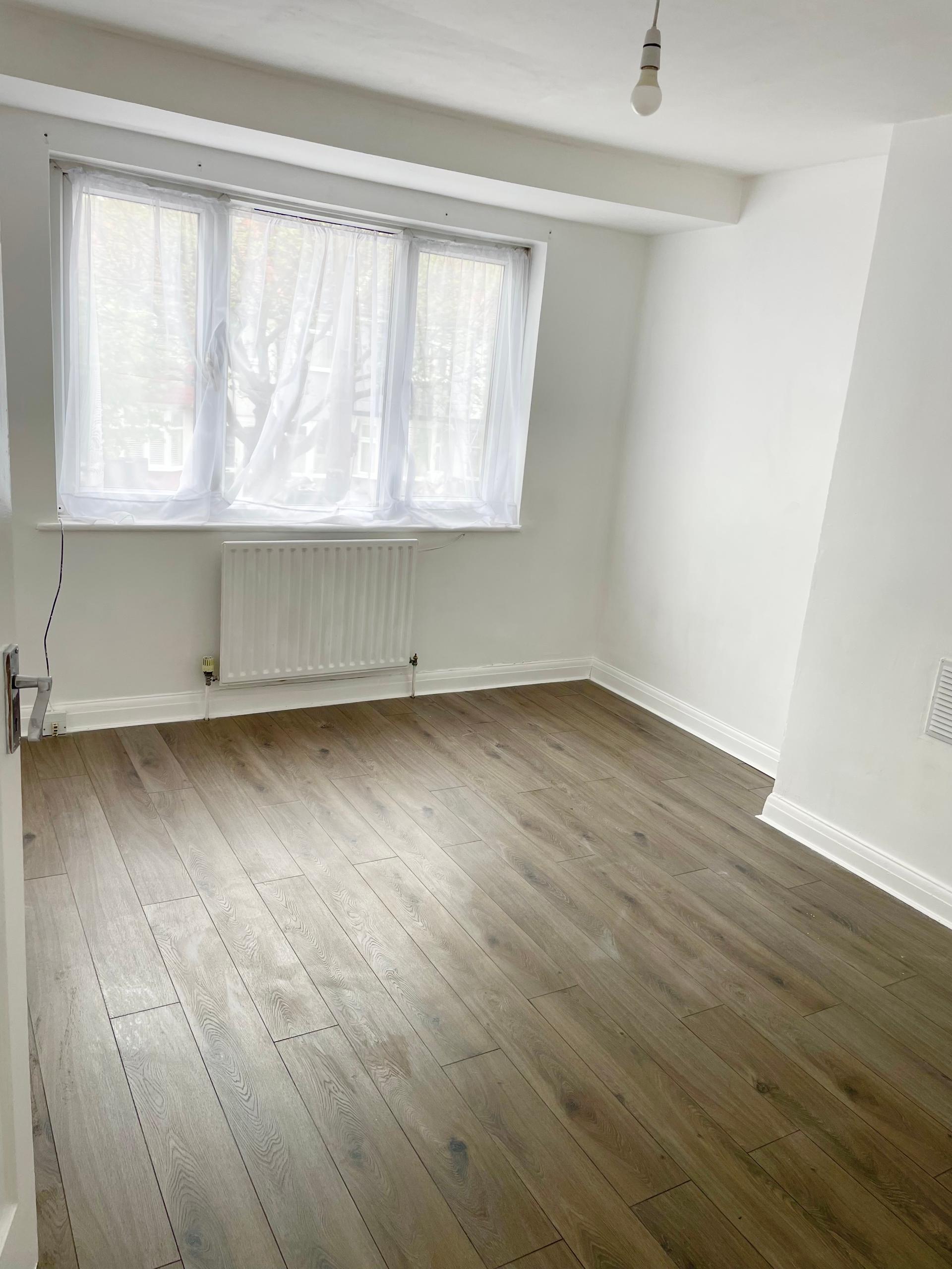 Flat Kimberley Road in Greater London