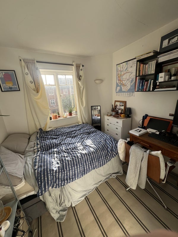 Room Haslemere Road in Greater London