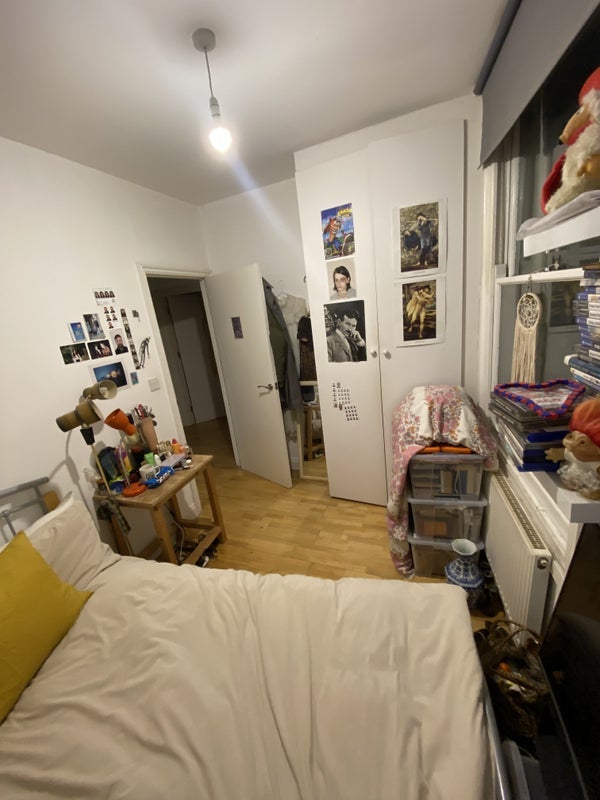 Room Foulden Road in Greater London