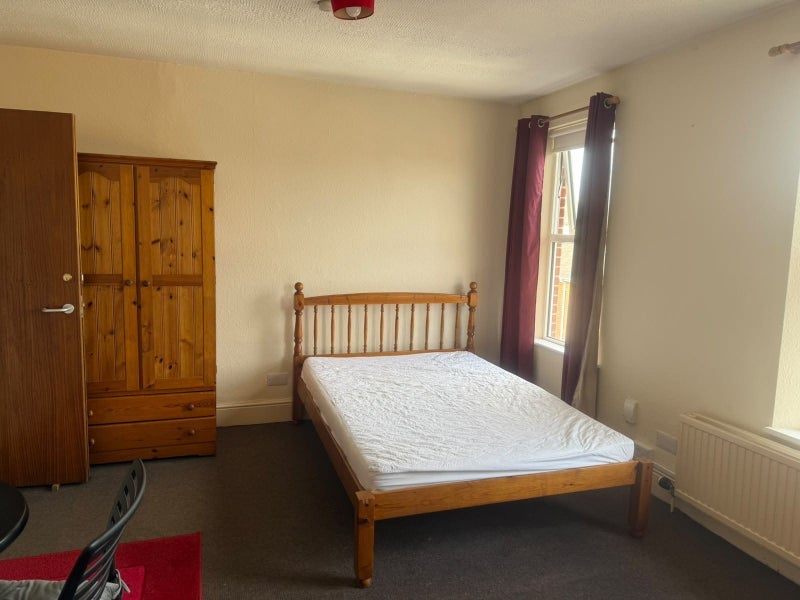 Room Bond Street in Ipswich