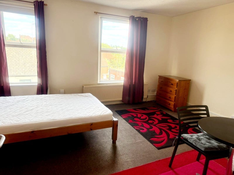 Room Bond Street in Ipswich
