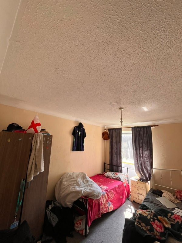 Room Lanridge Road in Greater London