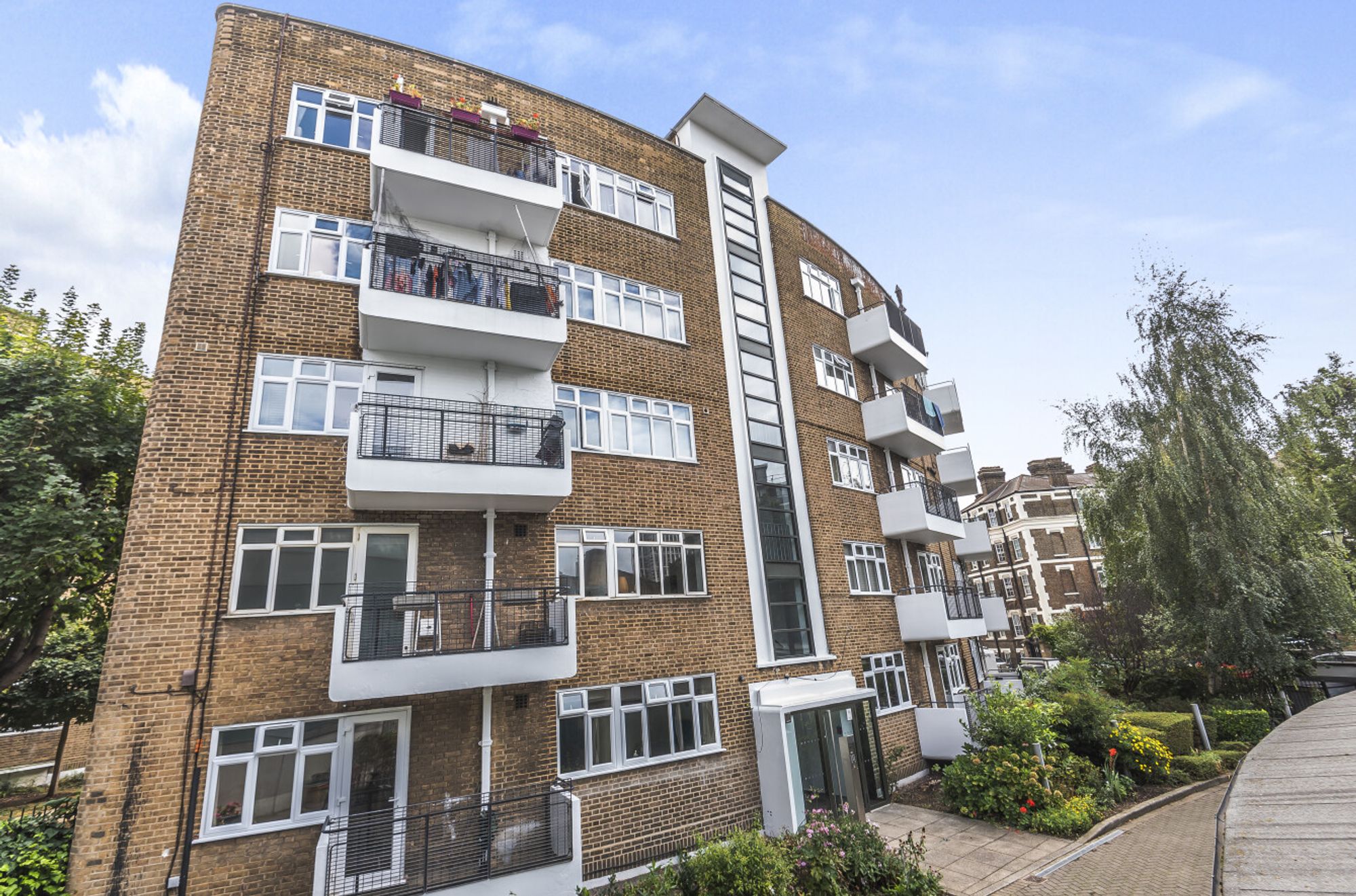 Flat Greet Street in Greater London