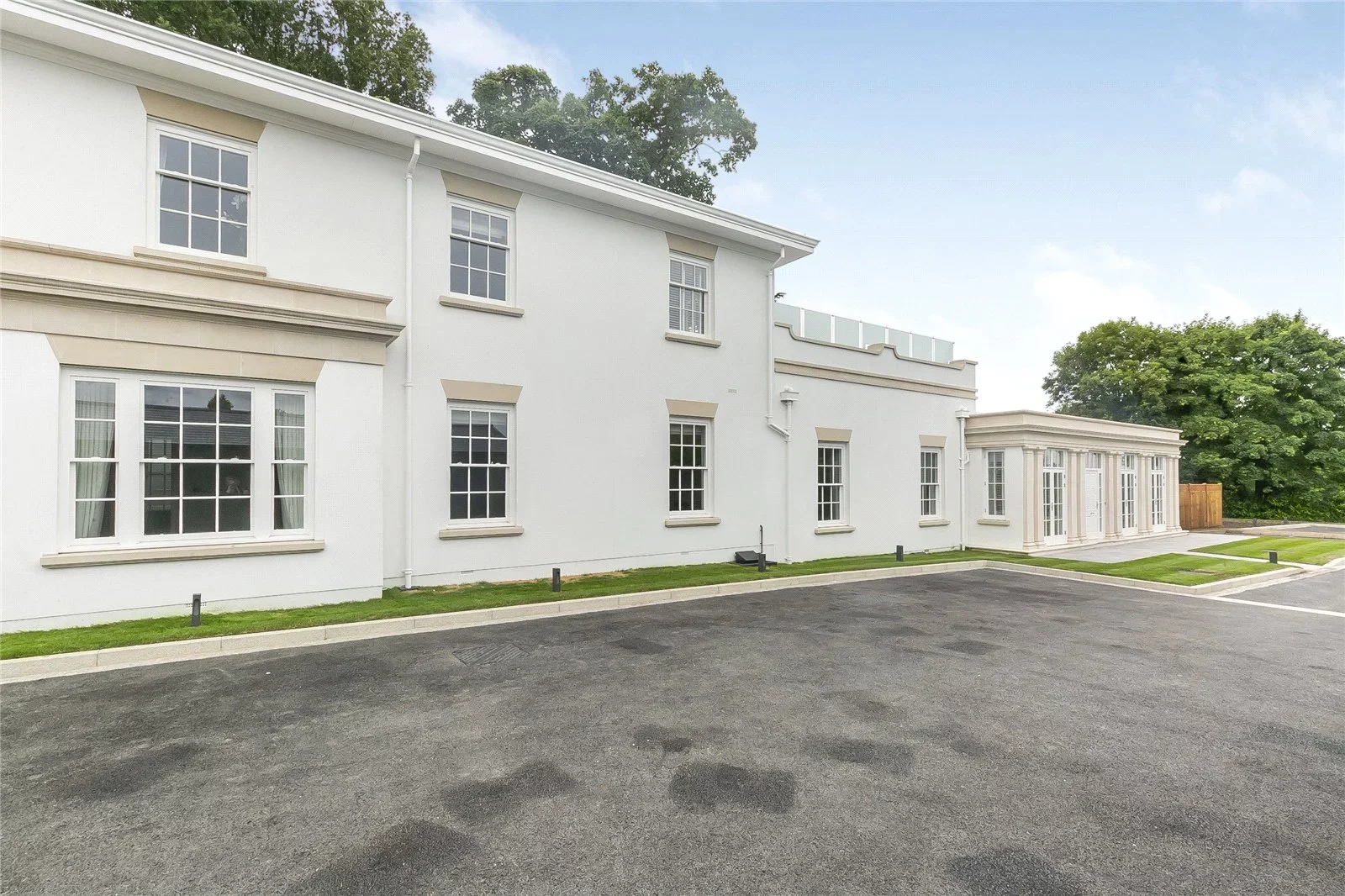 Flat Totteridge Village in Greater London