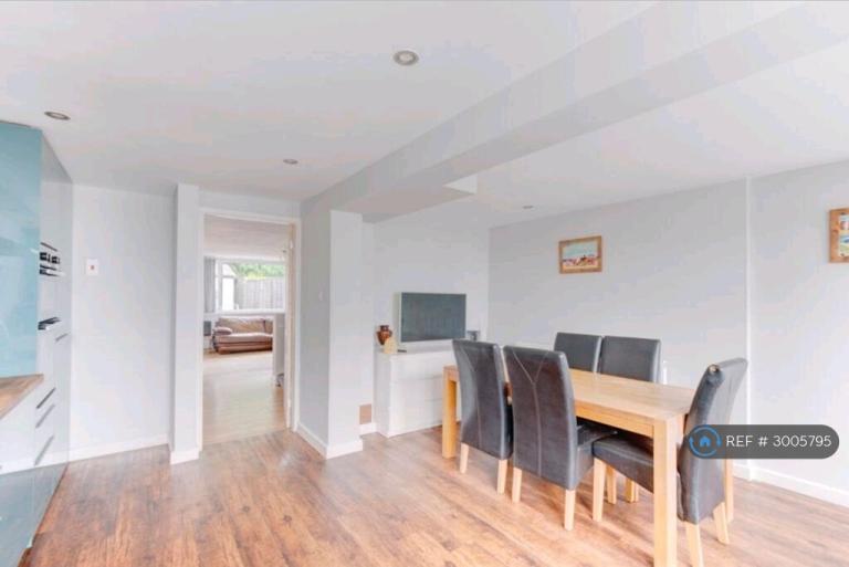 Room Longmore Road in Metropolitan Borough of Solihull