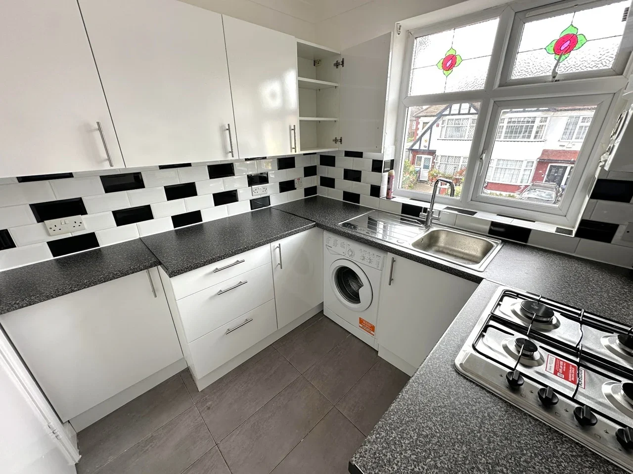 Flat Edward Close in Greater London