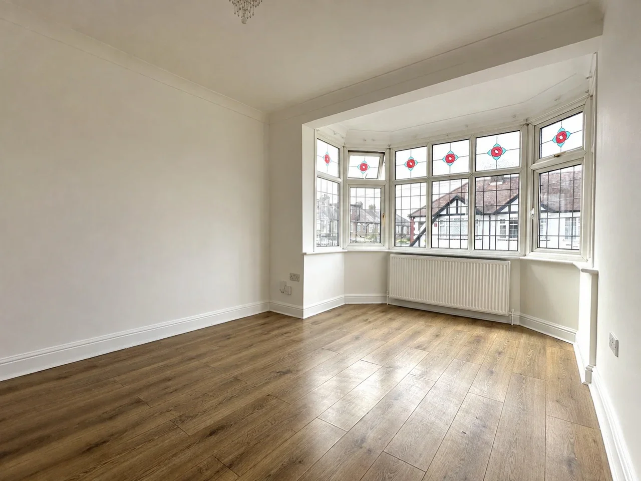 Flat Edward Close in Greater London