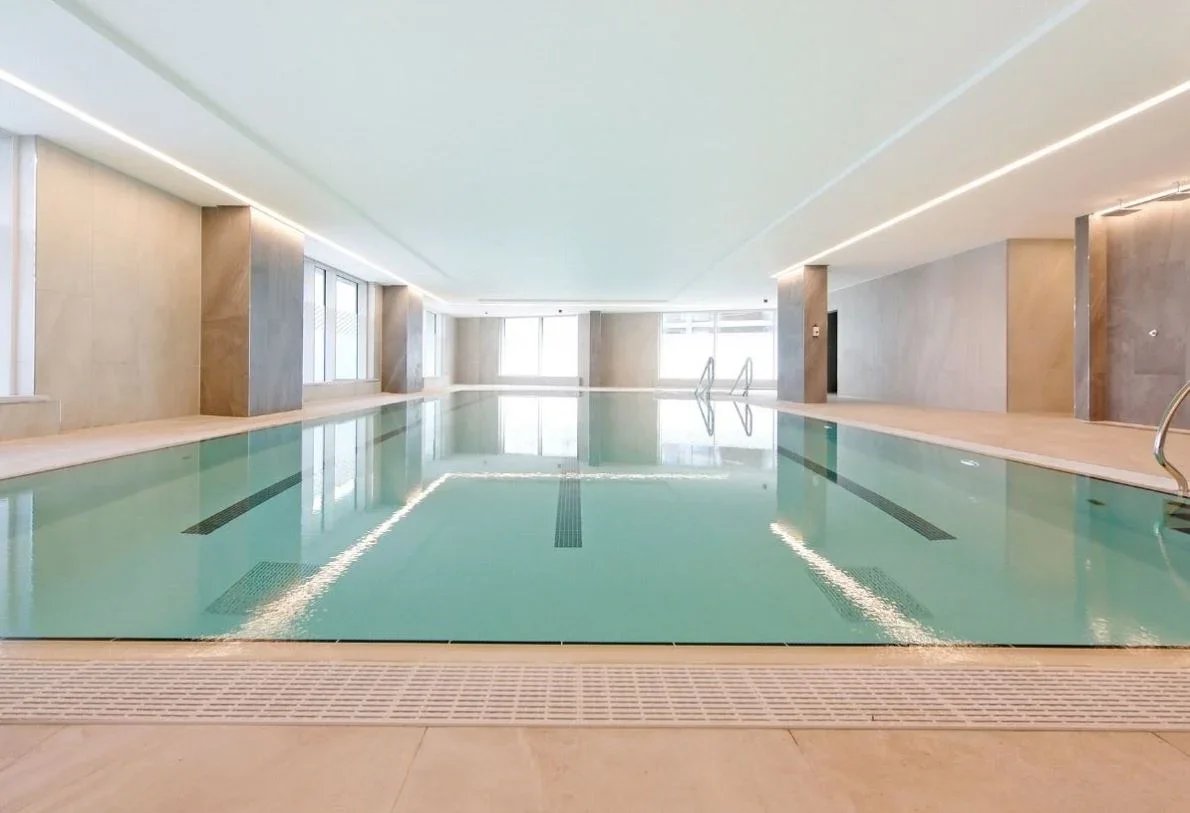 Flat Park Row in Greater London