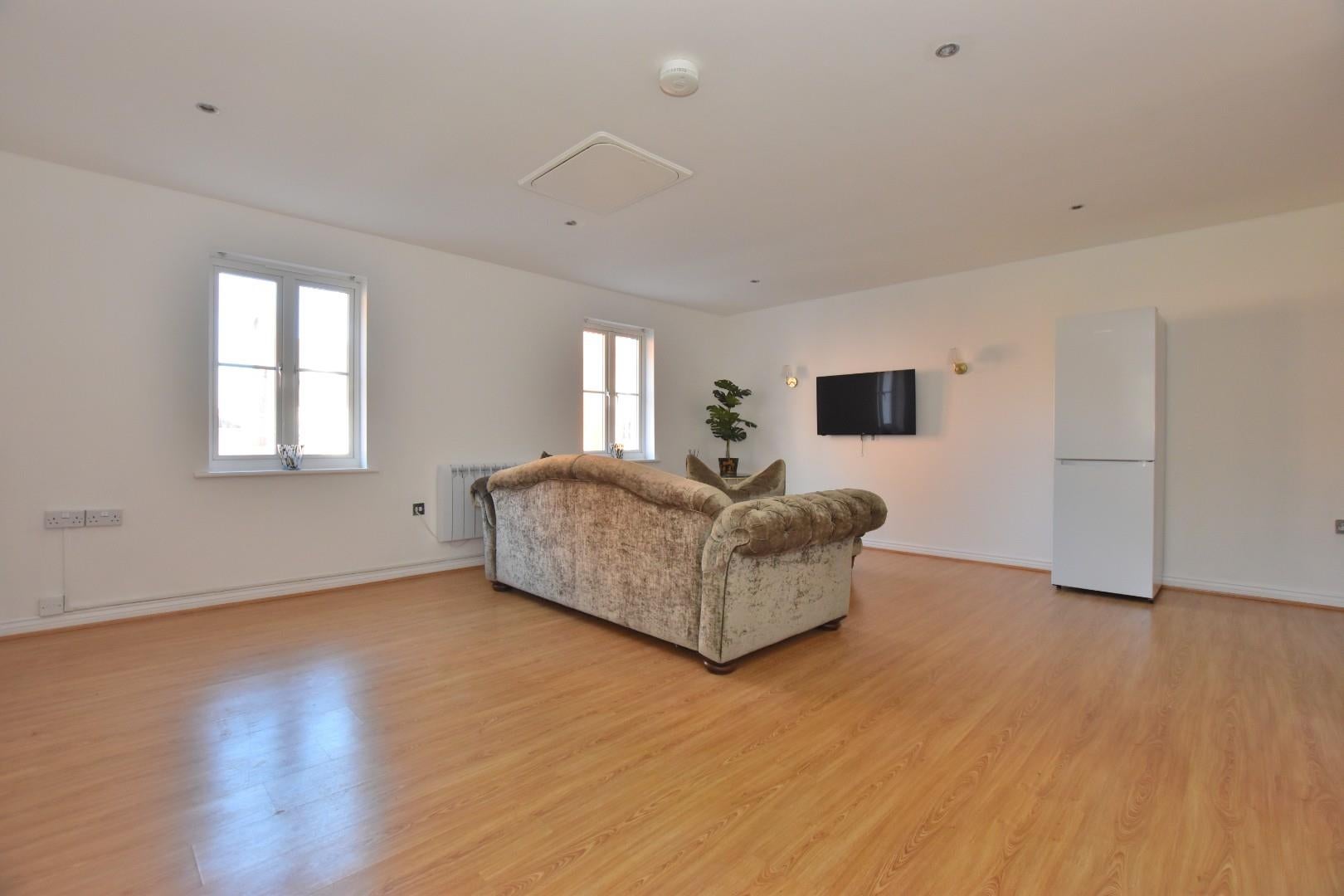 Flat Perry Road in Uttlesford
