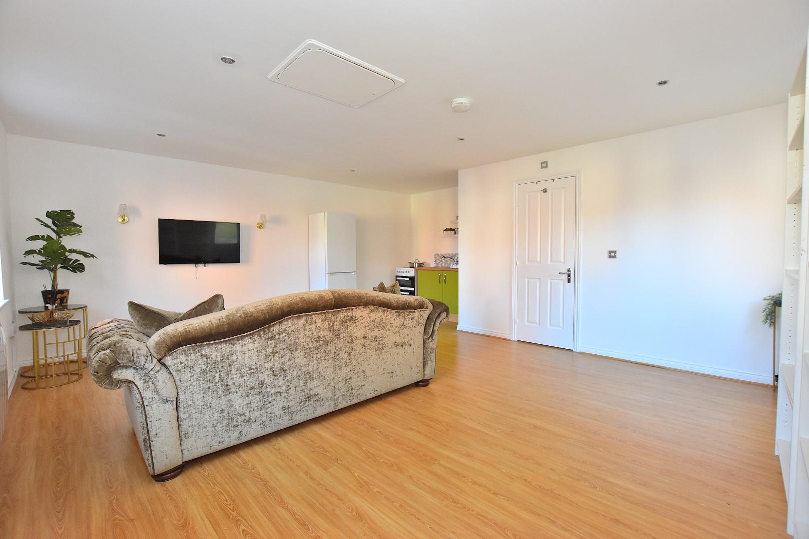 Flat Perry Road in Uttlesford