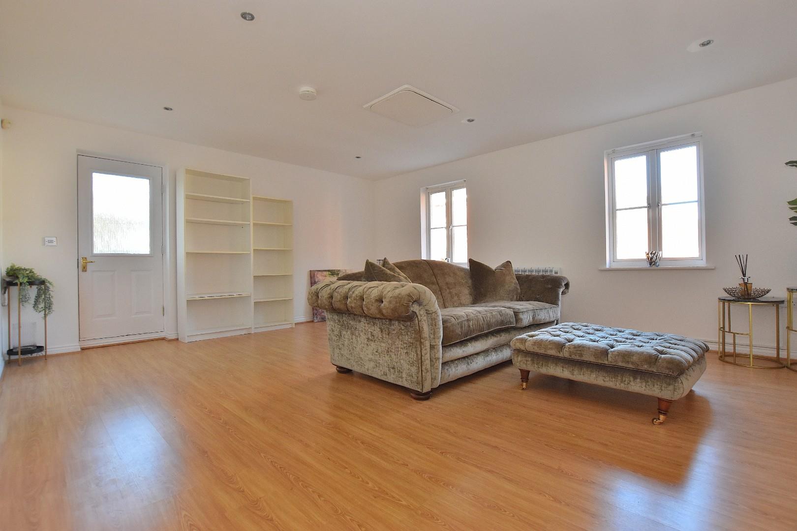 Flat Perry Road in Uttlesford