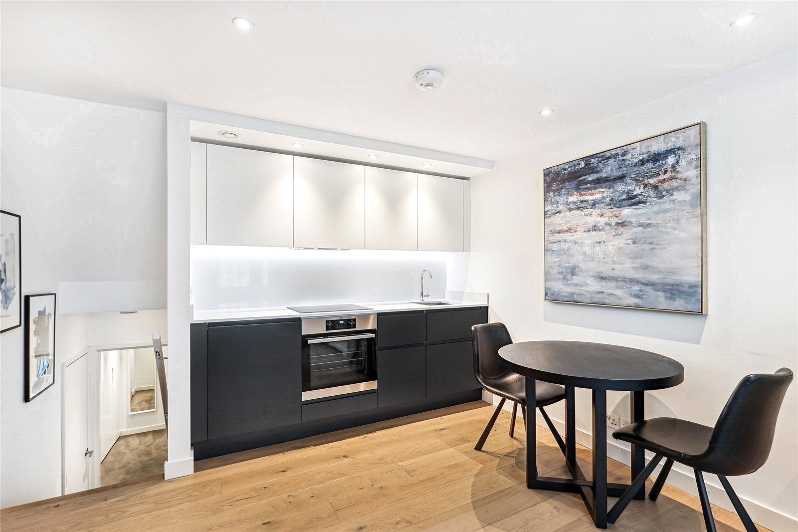 Flat Radnor Walk in Greater London