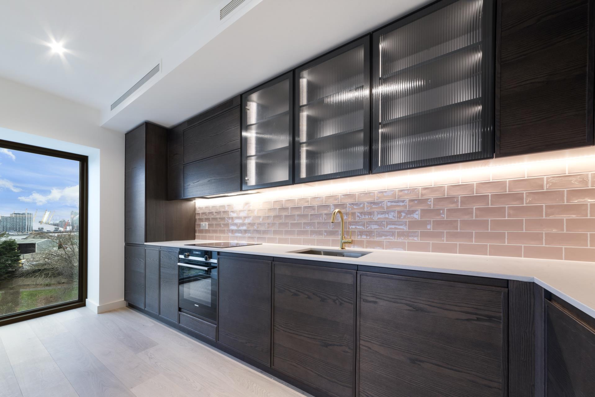 Flat Royal Crest Avenue in Greater London