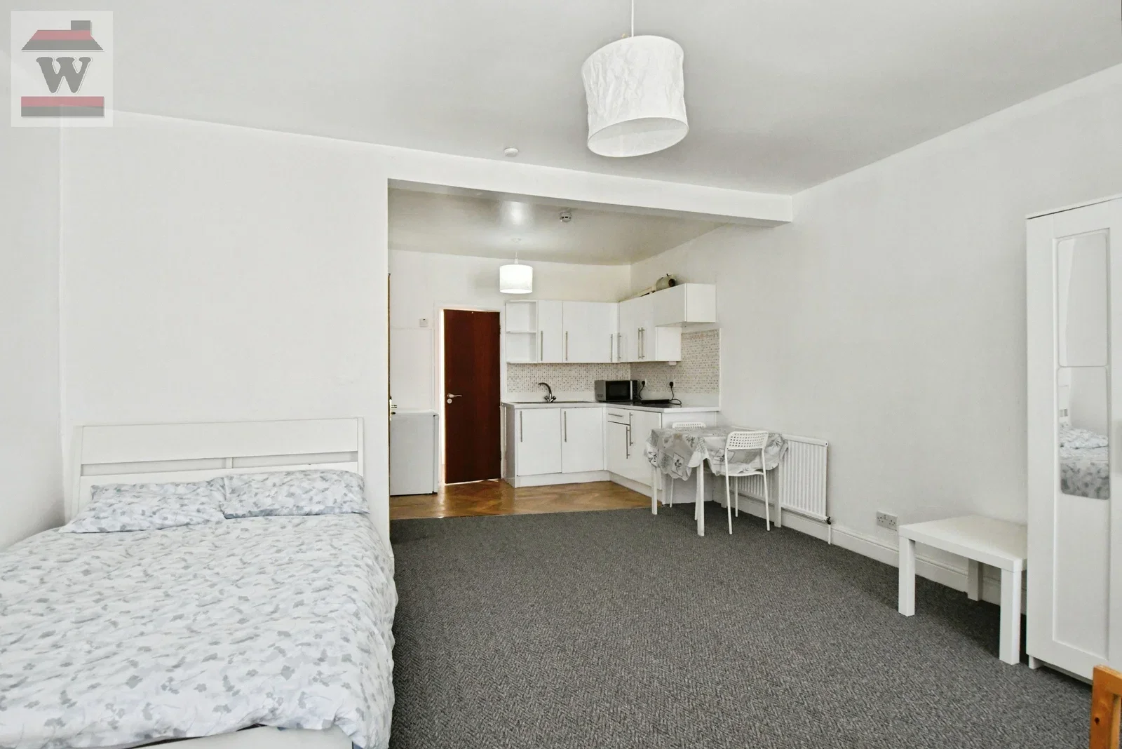 Flat Cecil Road in Greater London