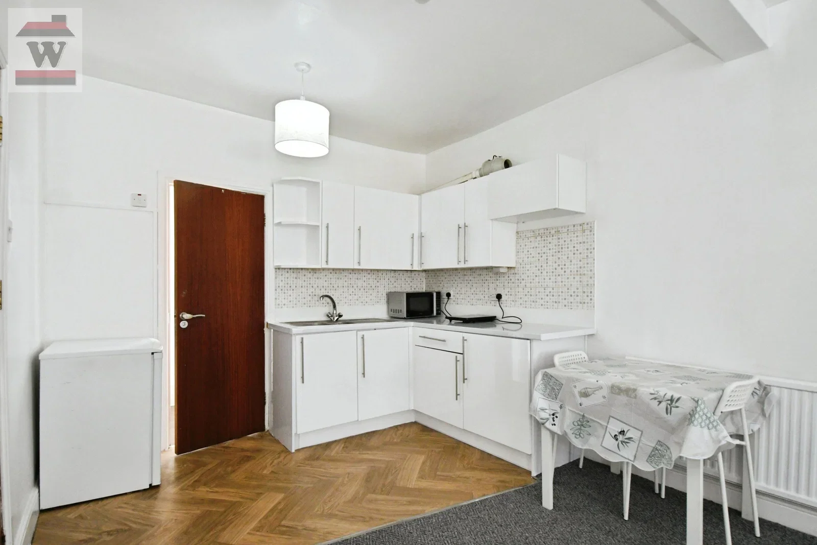 Flat Cecil Road in Greater London
