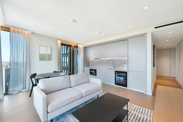 Flat Bishopsgate Plaza in City of London