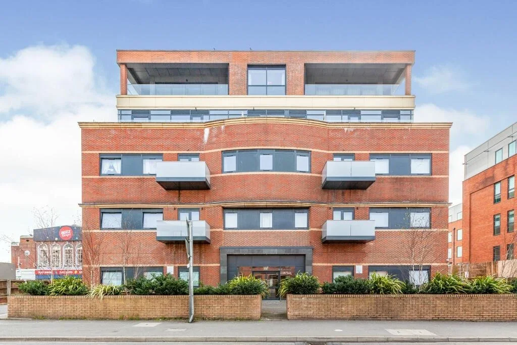 Flat Bath Road in Slough