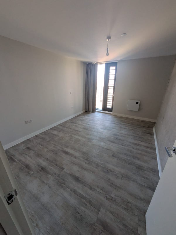 Flat Curran Road in Cardiff