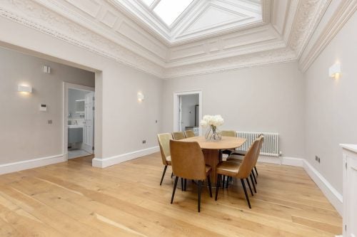 Flat Drumsheugh Gardens in City of Edinburgh