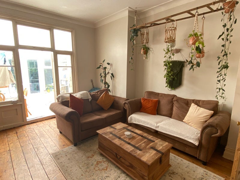 Room De Frene Road in Greater London