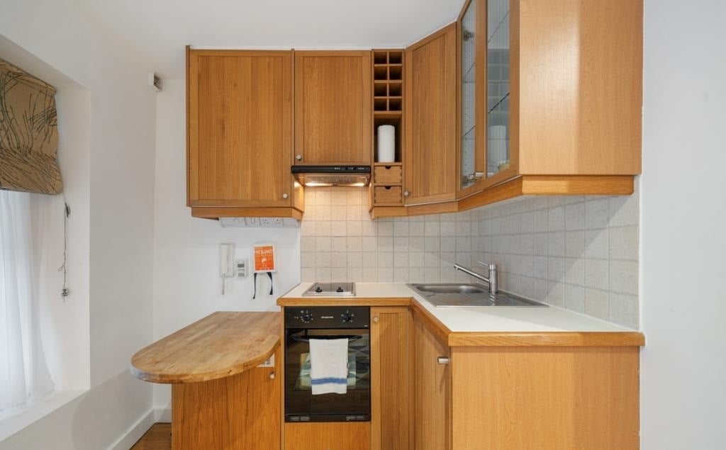 Flat Cartwright Gardens in Greater London