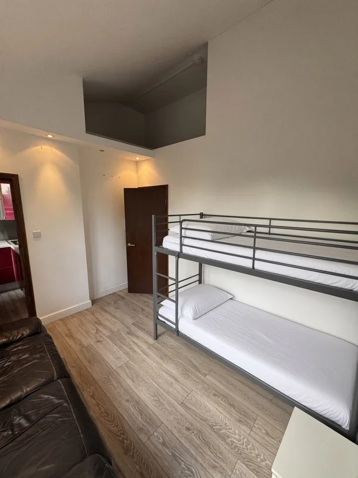 Flat Iverson Road in Greater London
