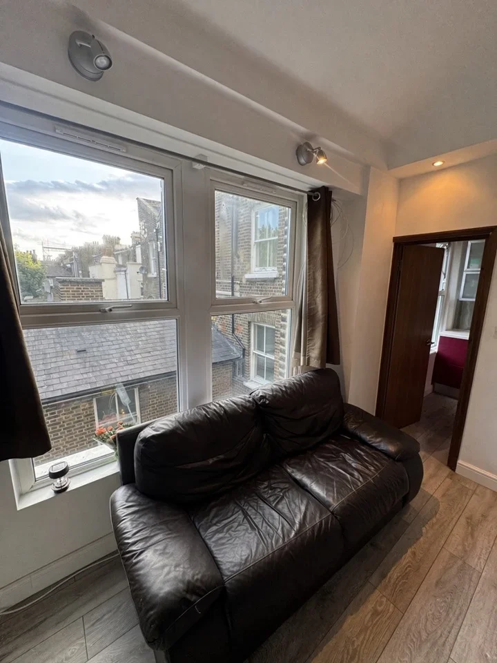 Flat Iverson Road in Greater London