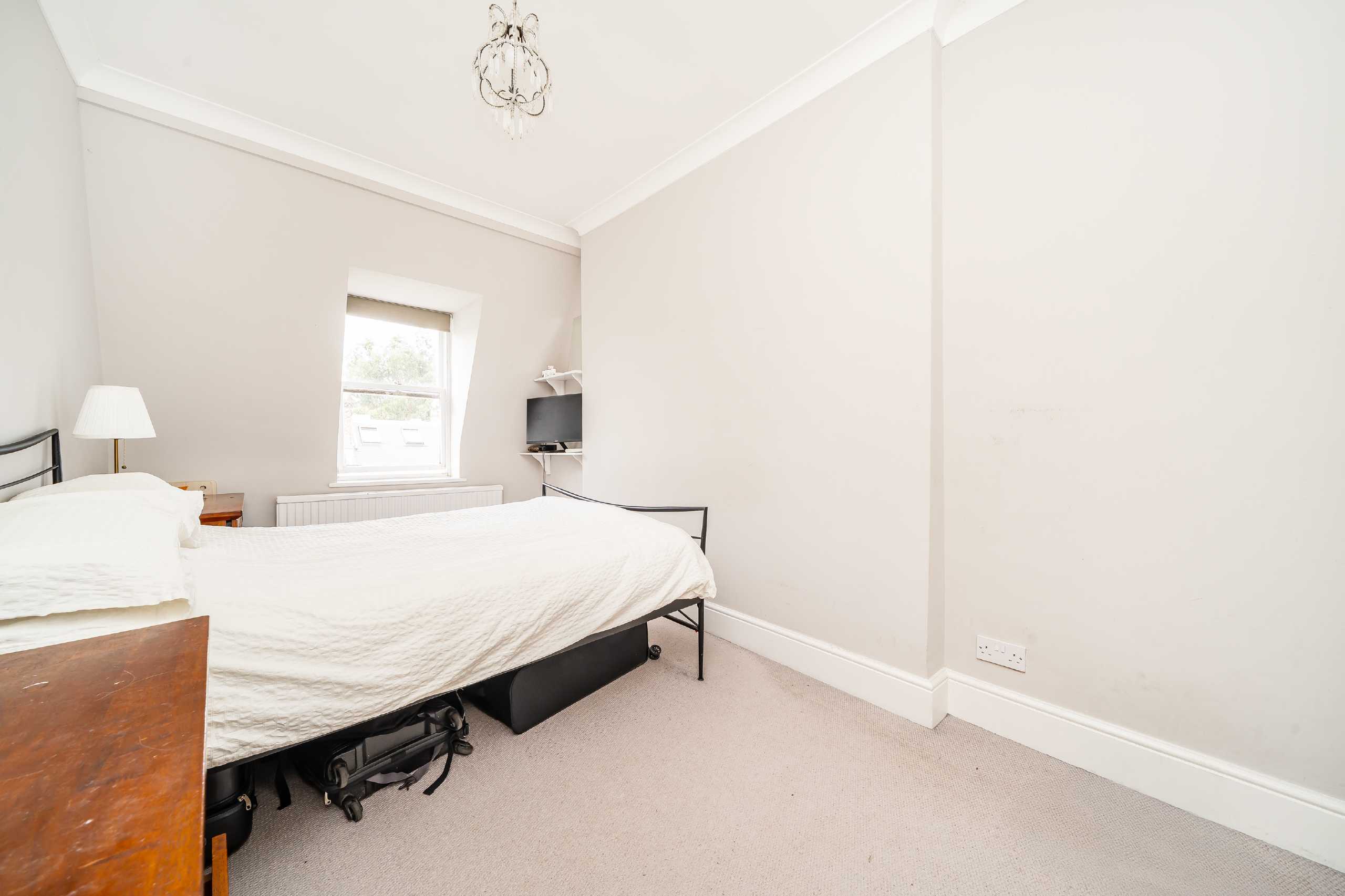Flat Sinclair Road in Greater London