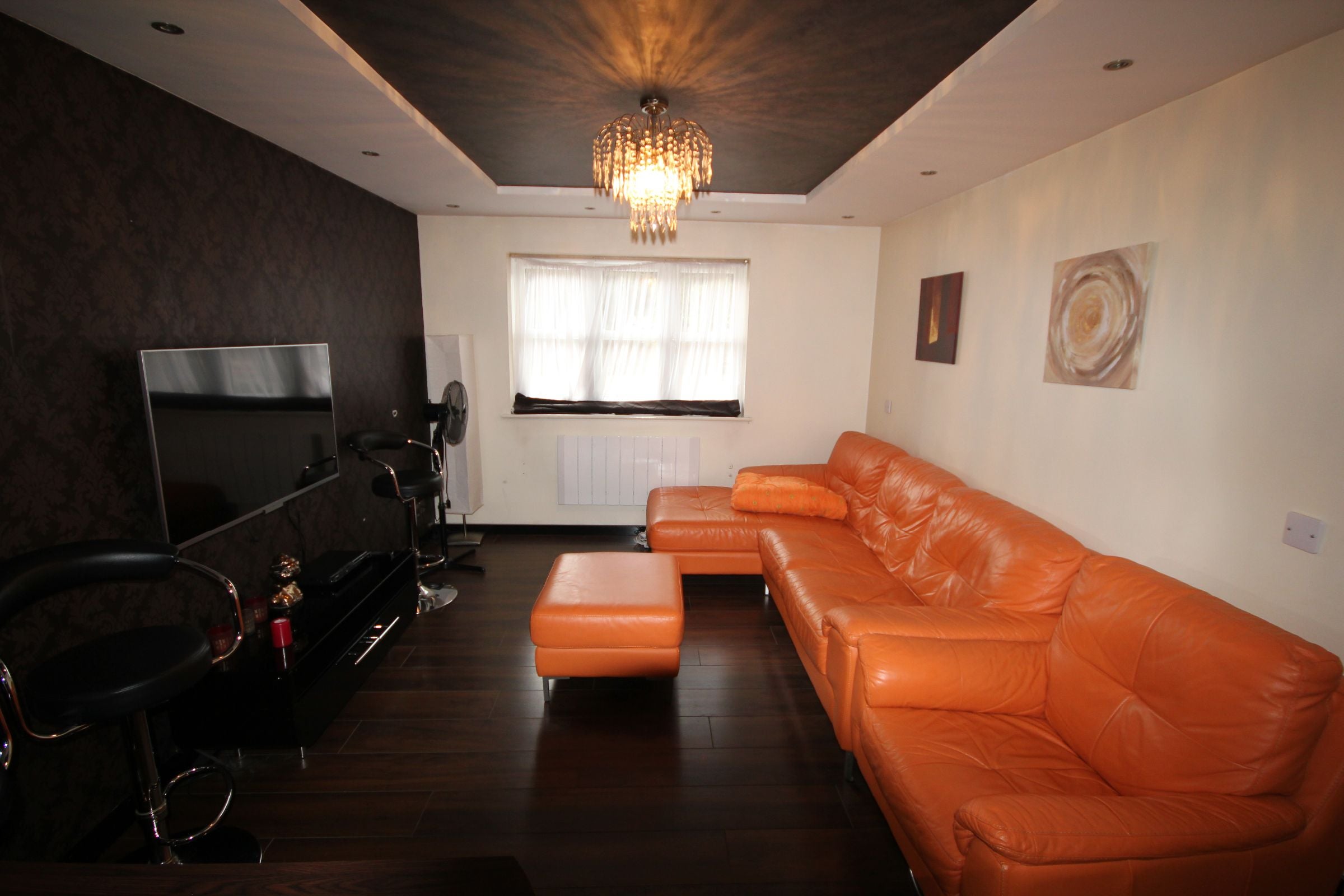 Flat Kenton Road in Greater London