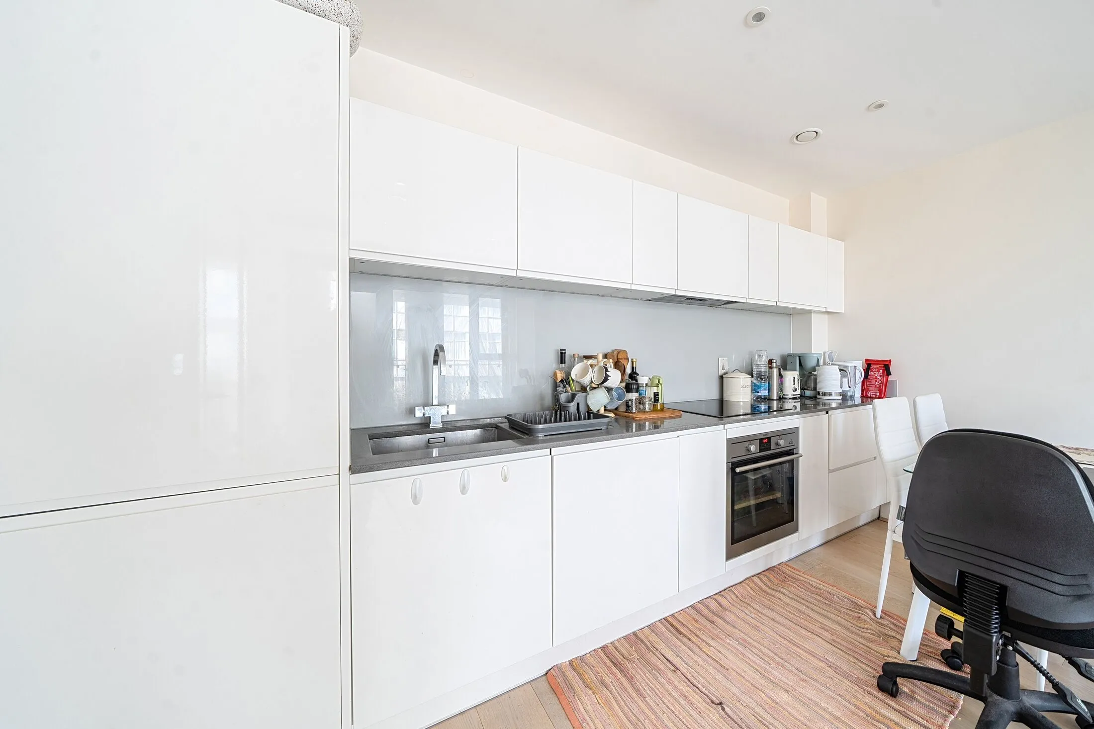 Flat Beavor Lane in Greater London