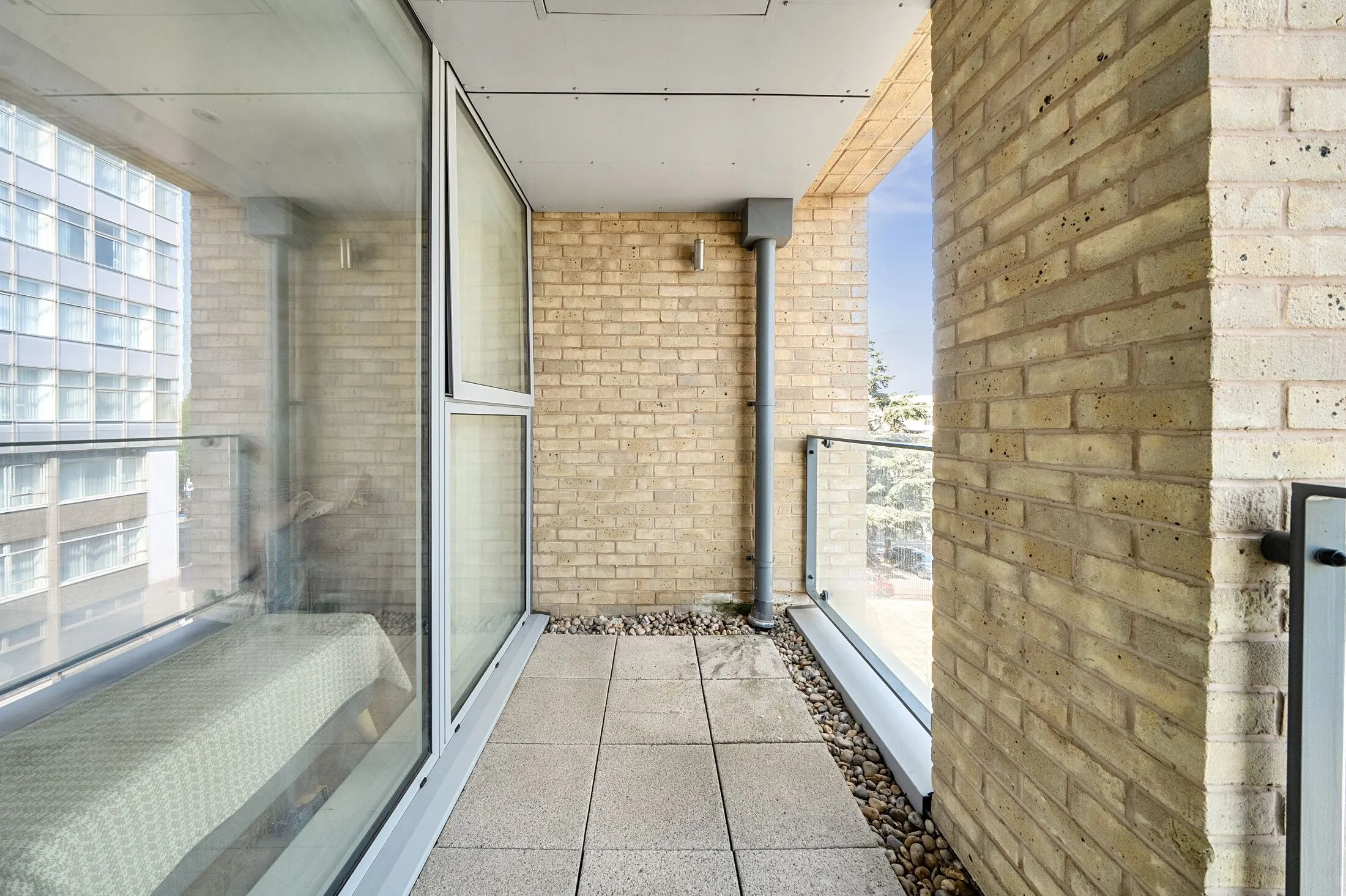 Flat Beavor Lane in Greater London