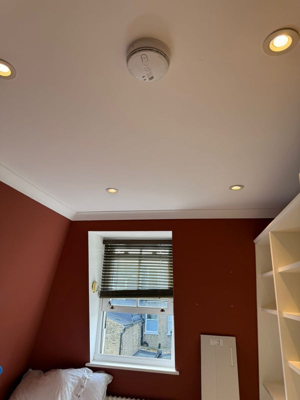 Room Candahar Road in Greater London