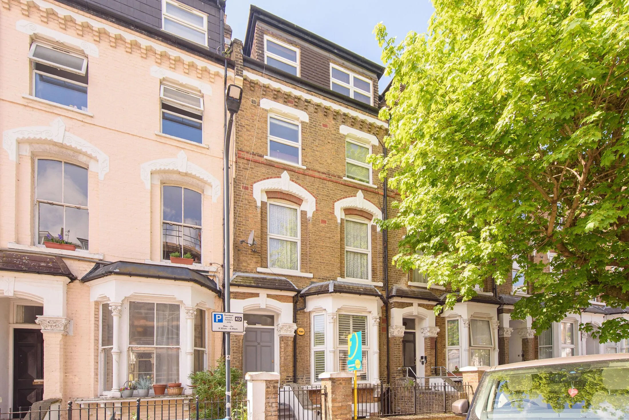 Flat Opal Mews in Greater London