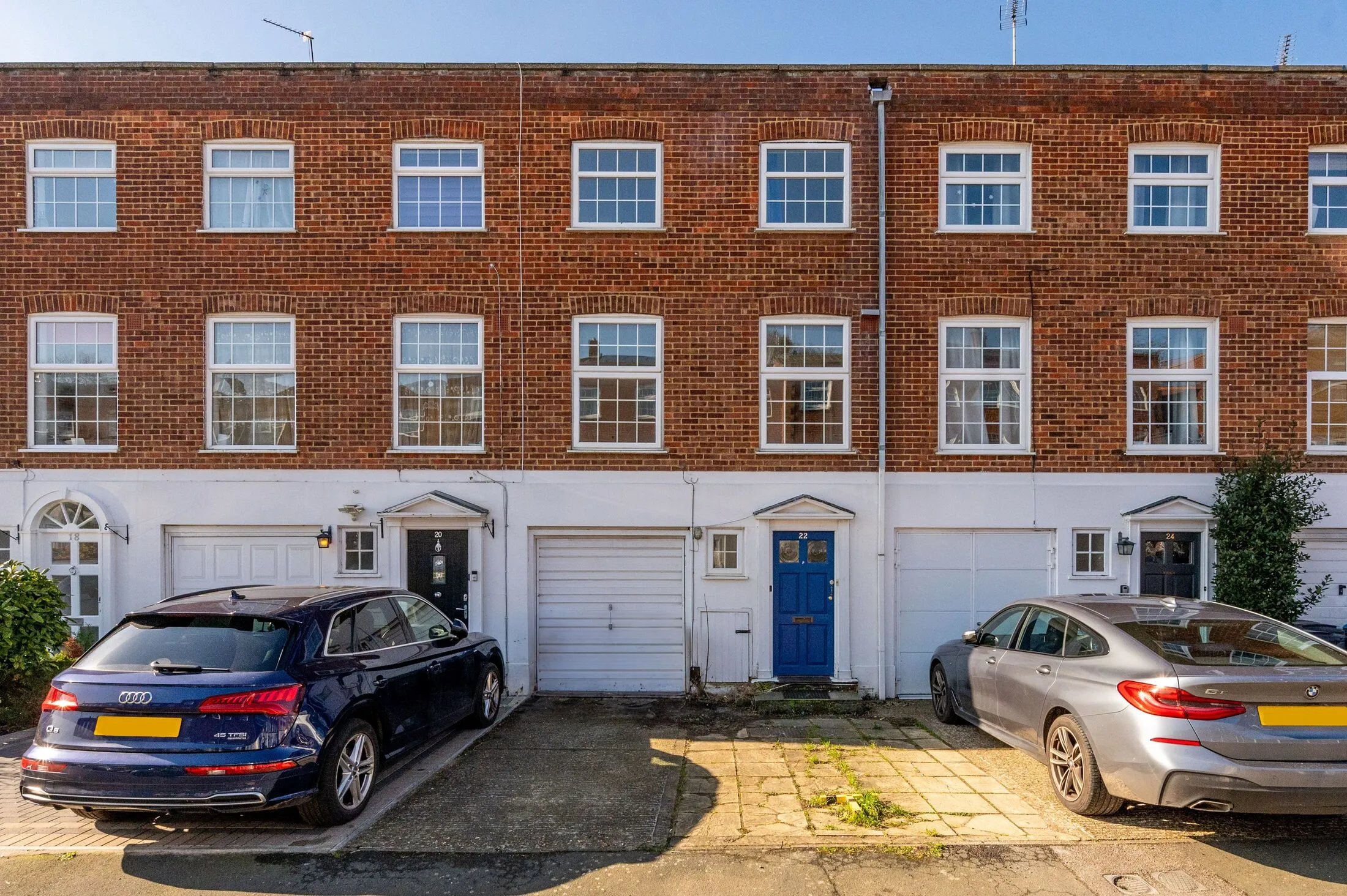 House Blenheim Gardens in Greater London
