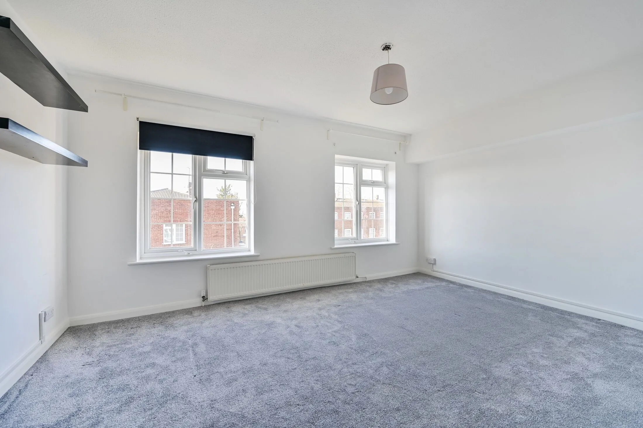 House Blenheim Gardens in Greater London