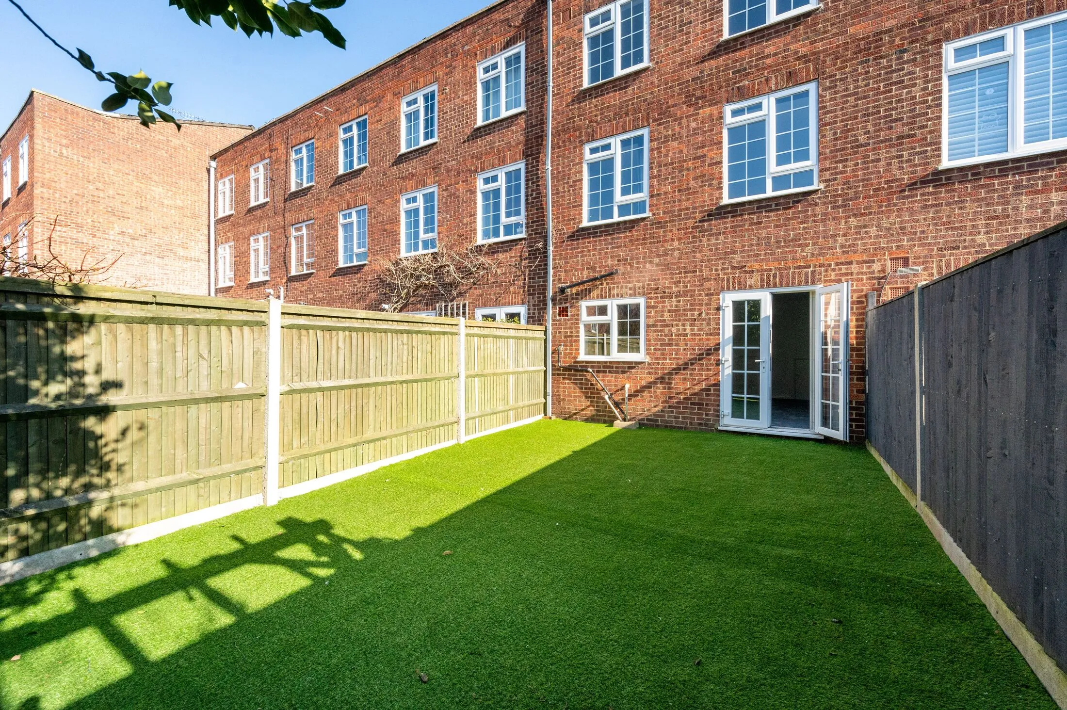 House Blenheim Gardens in Greater London