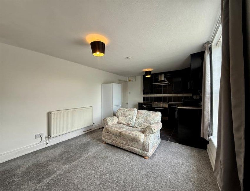 Flat Ravenoak Road in Cheadle Hulme
