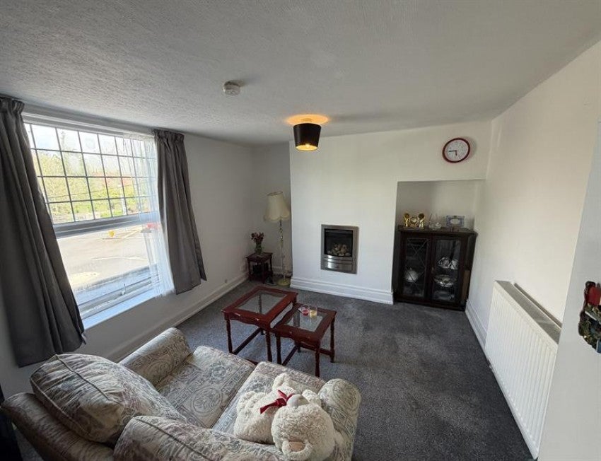 Flat Ravenoak Road in Cheadle Hulme