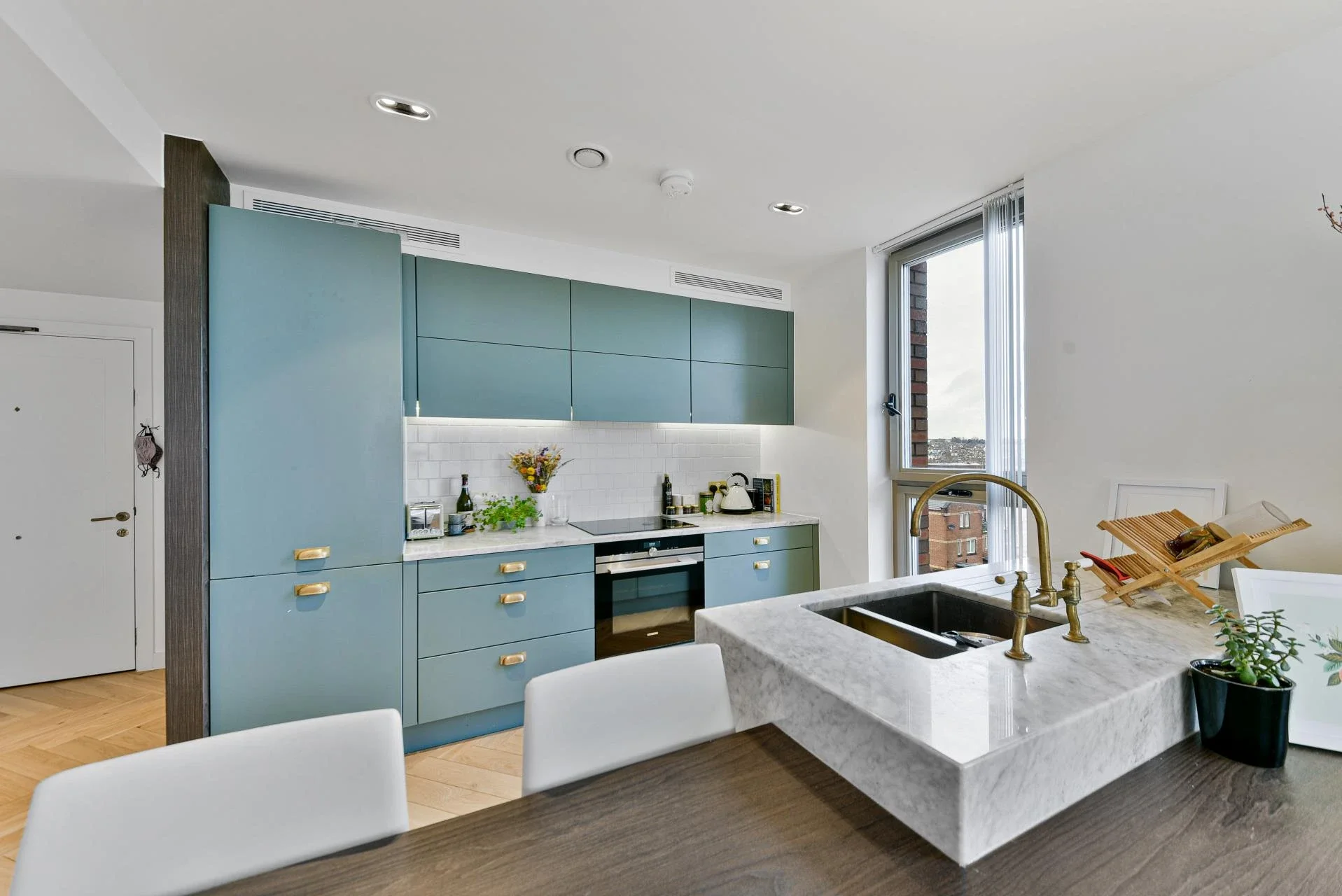 Flat Heritage Lane in Greater London